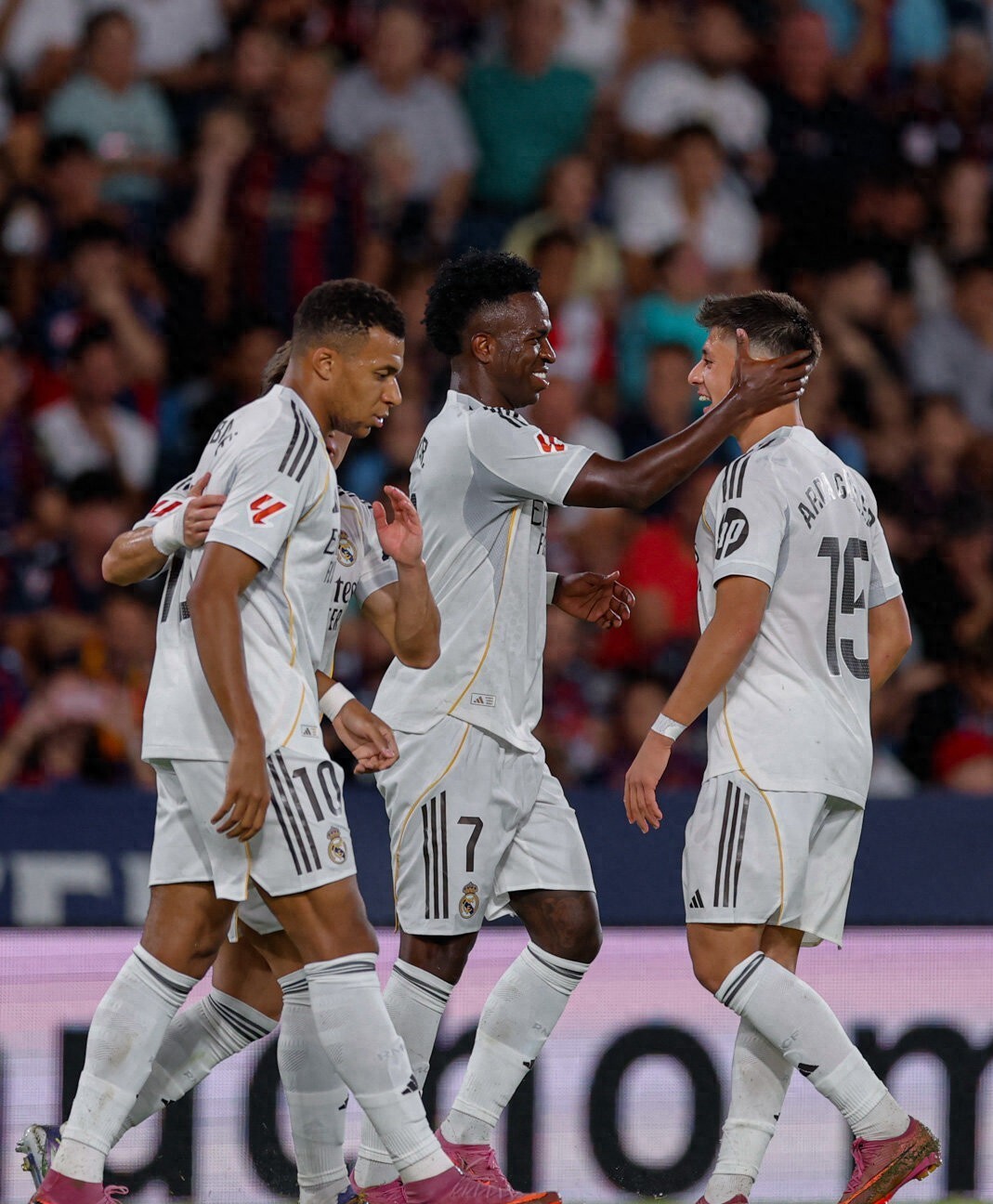 关于皇马绝杀切尔西，特尔施特根一己之力扛起全队的信息