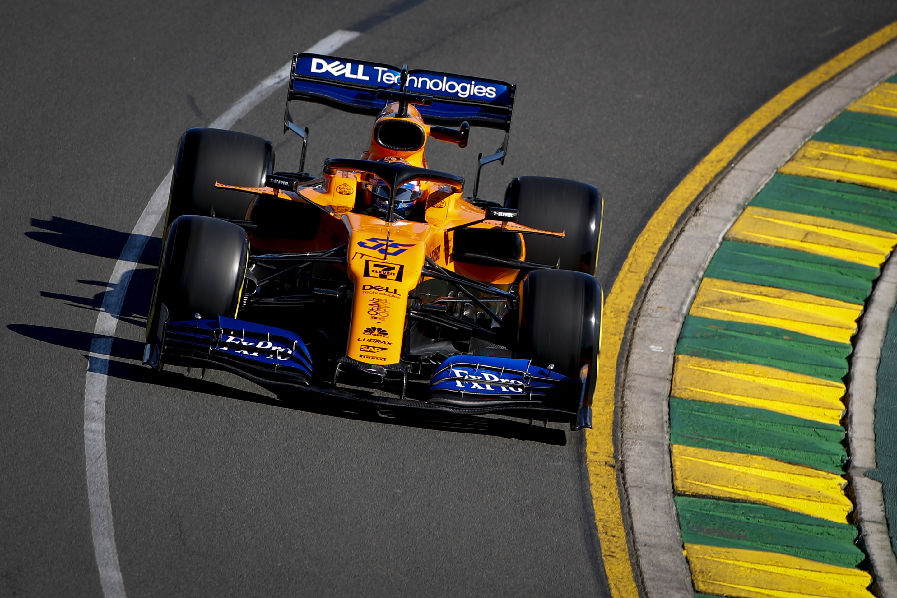 迈凯伦逆转法拉利，塞恩斯扛起全队的简单介绍