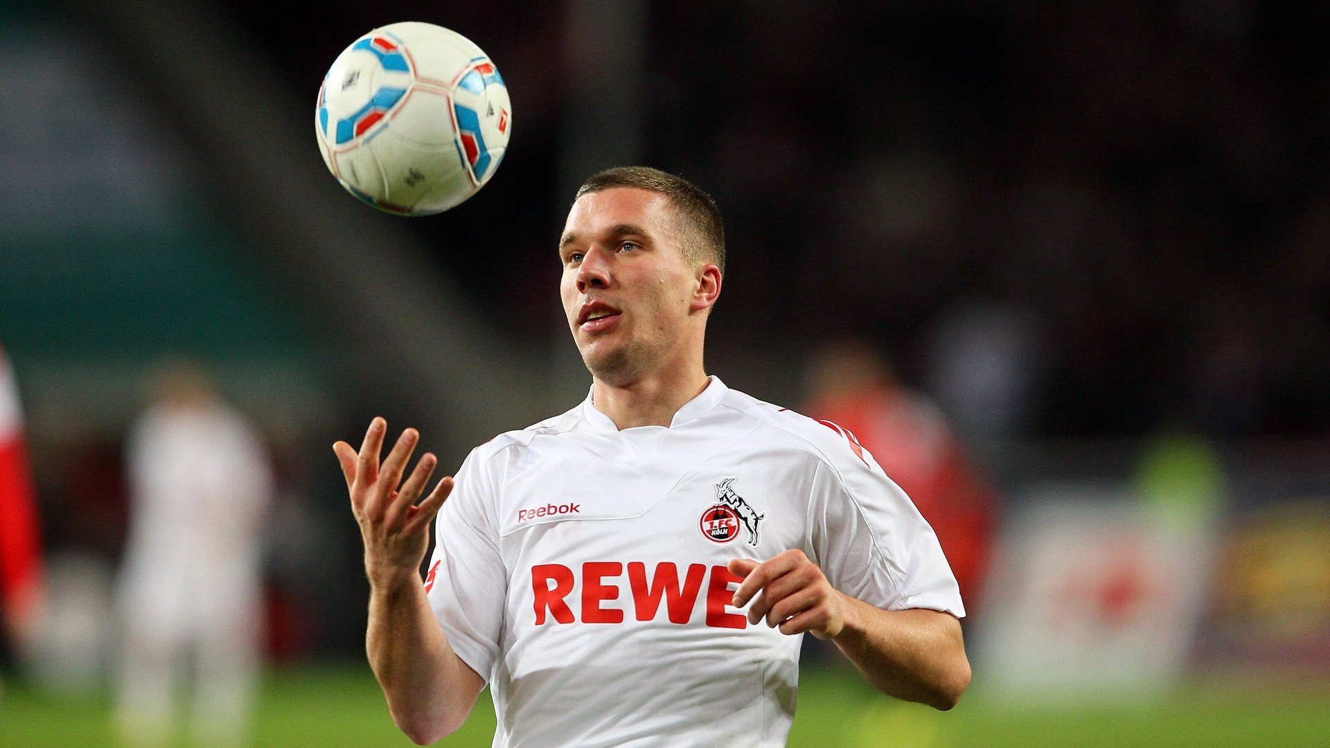 开云APP-南辕北辙的胜利，弗拉霍维奇的艺术足球与哥伦比亚的暴力美学