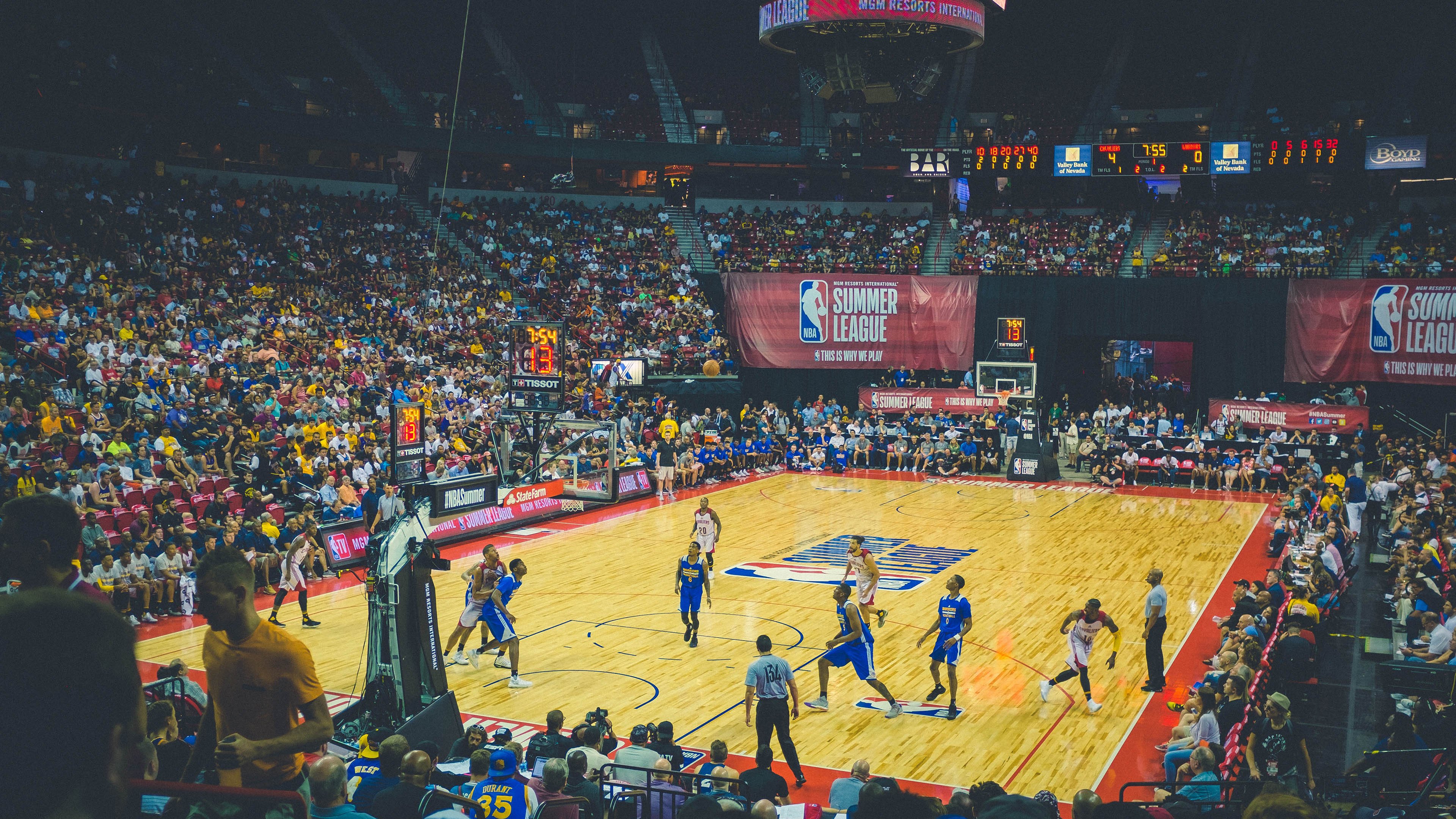 开云体育app-年度焦点之战之夜，库里稳定输出不掉线，谱写传奇新章